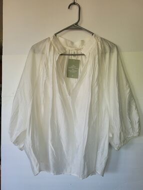 H&M Cream V-Neck Puff Sleeve Blouse Size XL